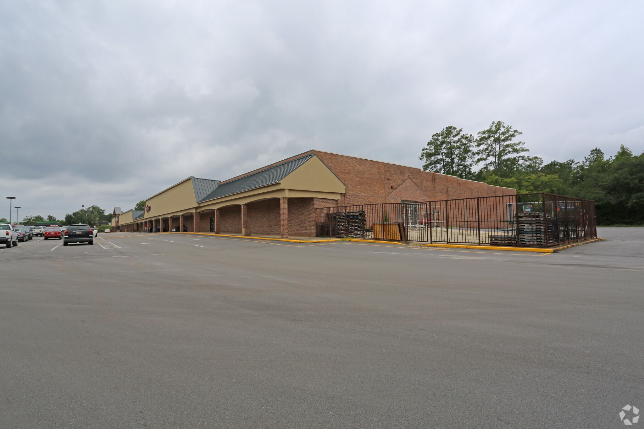 2529-2537 Broad St, Camden, SC for sale Primary Photo- Image 1 of 1