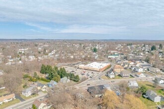 29 Sunderland Rd, Worcester, MA - AERIAL  map view