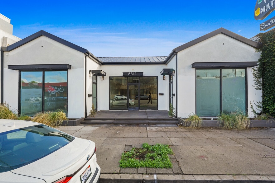 5310-5314 Laurel Canyon Blvd, Valley Village, CA for sale - Building Photo - Image 1 of 21