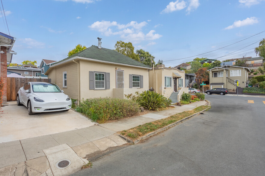 2568 Scenic Ave, Oakland, CA for sale - Building Photo - Image 3 of 12