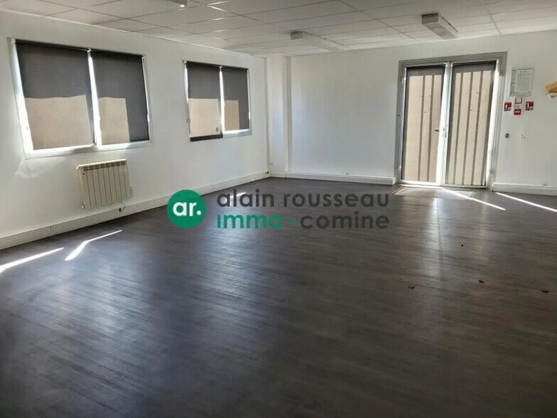 Flex in La Chapelle-sur-Erdre for lease - Interior Photo - Image 3 of 6