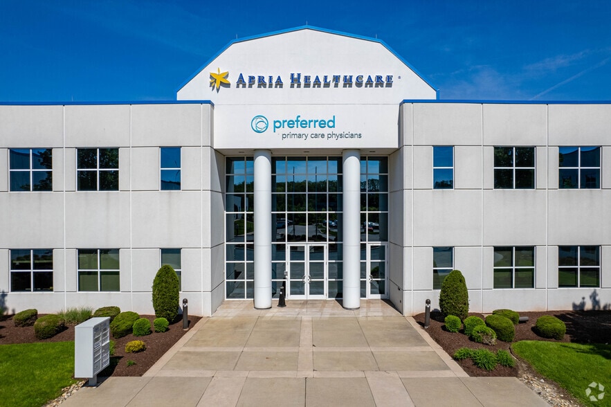 701 Technology Dr, Canonsburg, PA for lease - Building Photo - Image 3 of 12