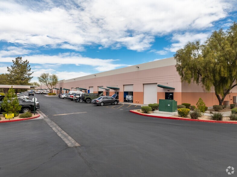 3013 N Rancho Dr, Las Vegas, NV for lease - Building Photo - Image 3 of 21