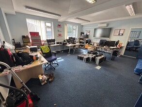 Oakridge Rd, High Wycombe for lease Interior Photo- Image 1 of 5