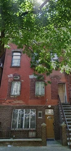 164 Ross St, Brooklyn, NY for lease Building Photo- Image 1 of 9
