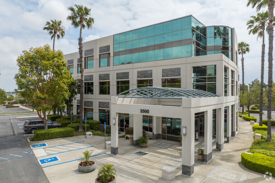 3500 Porsche Way, Ontario, CA for lease - Primary Photo - Image 1 of 5