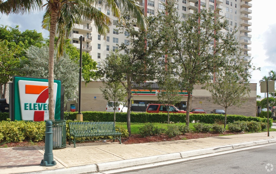 3301 NE 30th St, Fort Lauderdale, FL for lease - Building Photo - Image 2 of 5