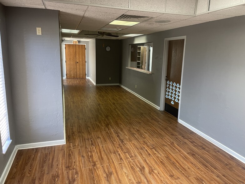 937 SW 89th St, Oklahoma City, OK for lease - Building Photo - Image 3 of 18