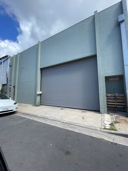 2010 Democrat St, Honolulu, HI for lease - Building Photo - Image 1 of 7