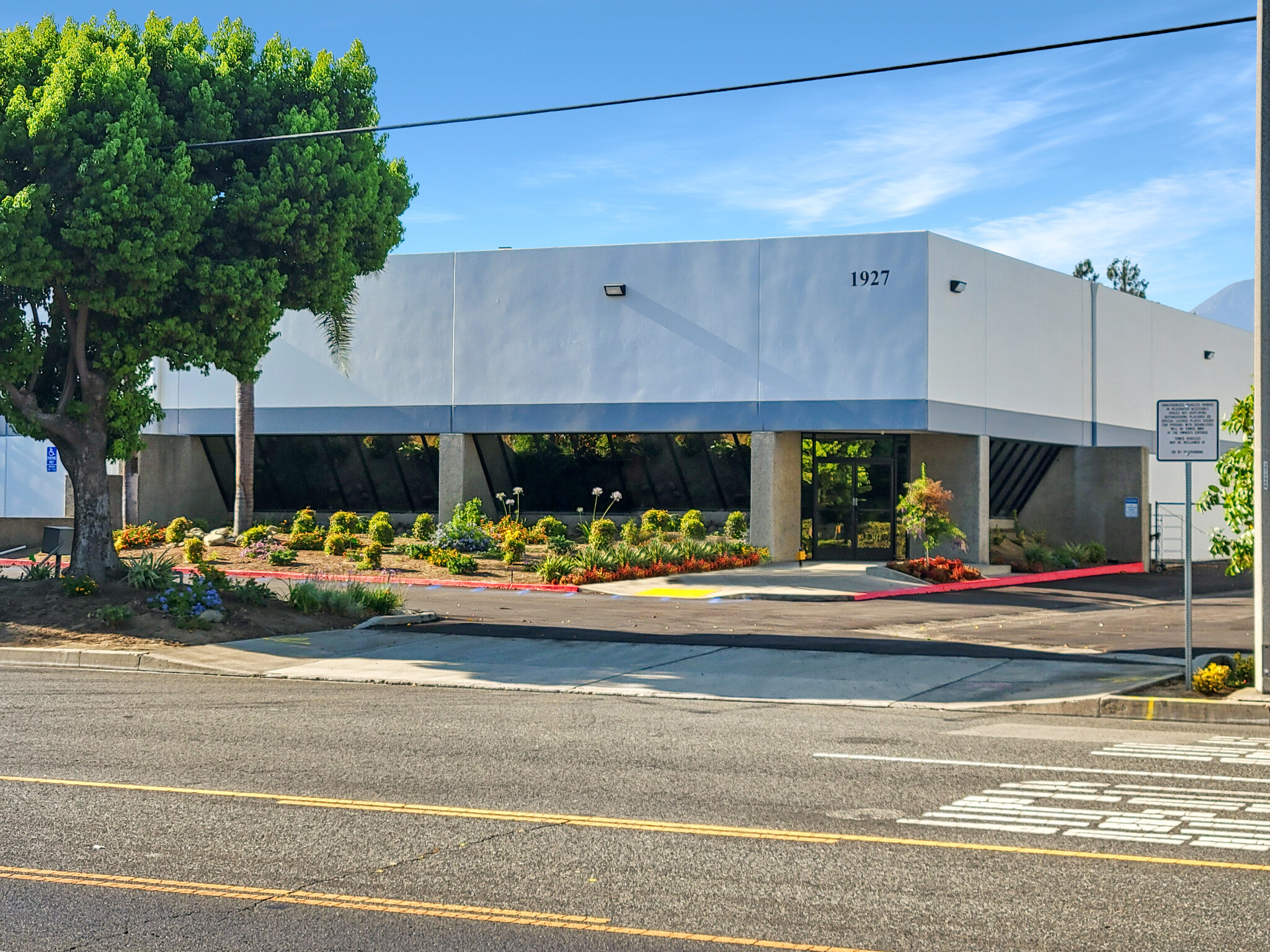 1927 E Francis St, Ontario, CA for lease Building Photo- Image 1 of 4