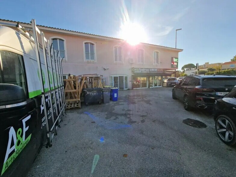 Retail in Le Cannet for sale - Building Photo - Image 2 of 12