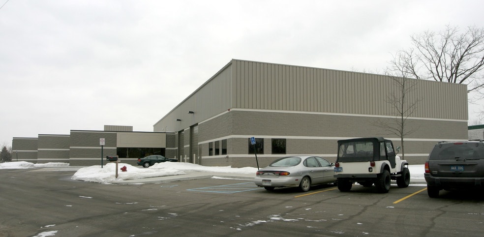 2175 Crooks Rd, Rochester Hills, MI for sale - Primary Photo - Image 1 of 1