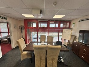 Claylands Rd, Bishops Waltham for lease Interior Photo- Image 2 of 11