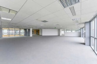 14-16 Rue Touzet-Gaillard, Saint-Ouen-sur-Seine for lease Building Photo- Image 2 of 3