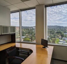 15250 Ventura Blvd, Sherman Oaks, CA for lease Interior Photo- Image 2 of 9