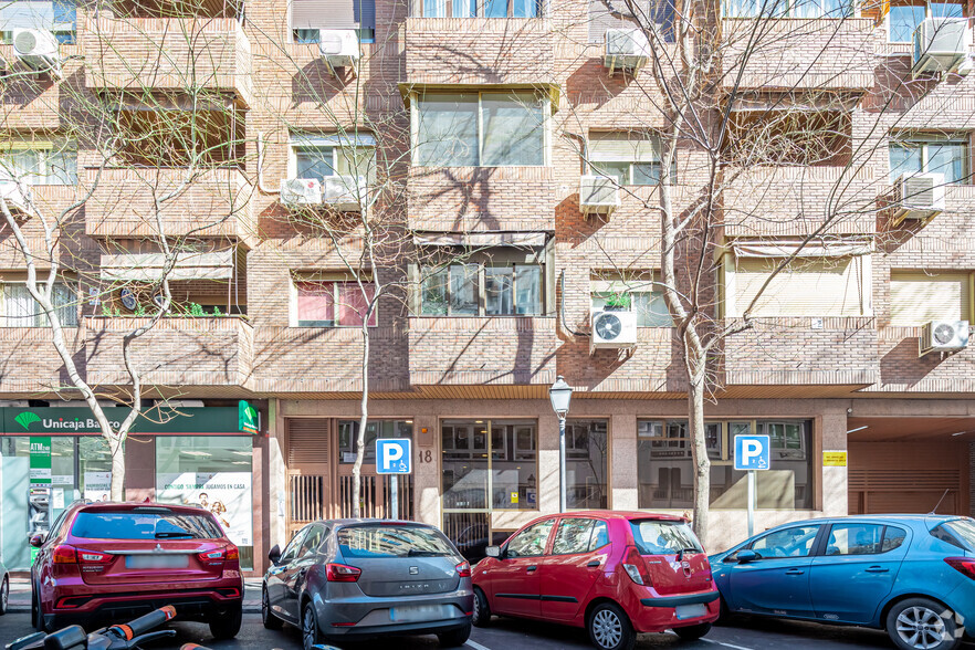 Multifamily in Madrid, MAD for sale - Building Photo - Image 1 of 2