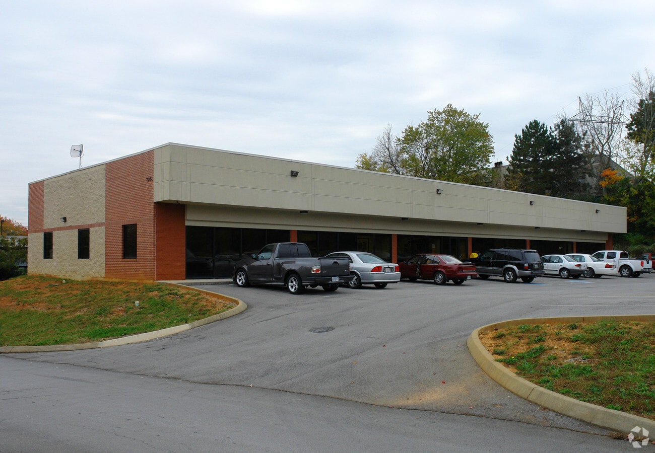 7031 Middlebrook Pike, Knoxville, TN 37909