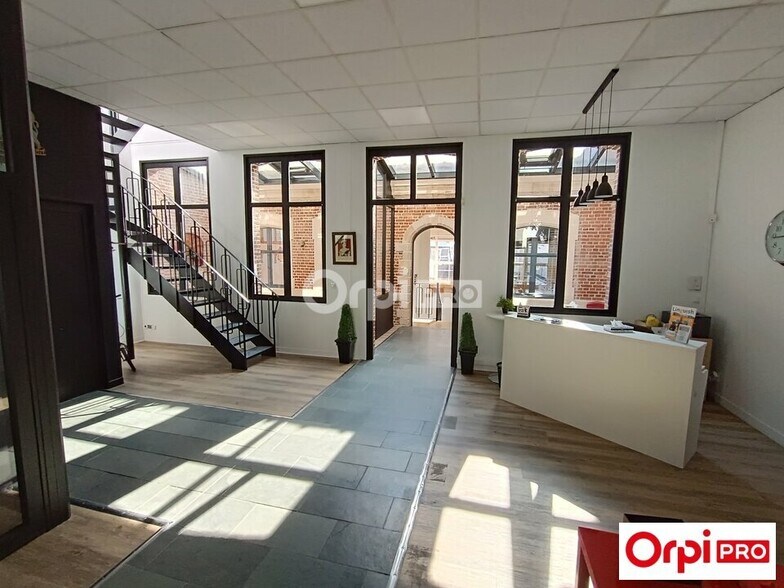 Office in Lille for lease - Interior Photo - Image 1 of 12