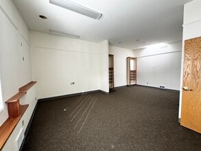 1701 NW Thurman St, Portland, OR for lease Interior Photo- Image 2 of 5