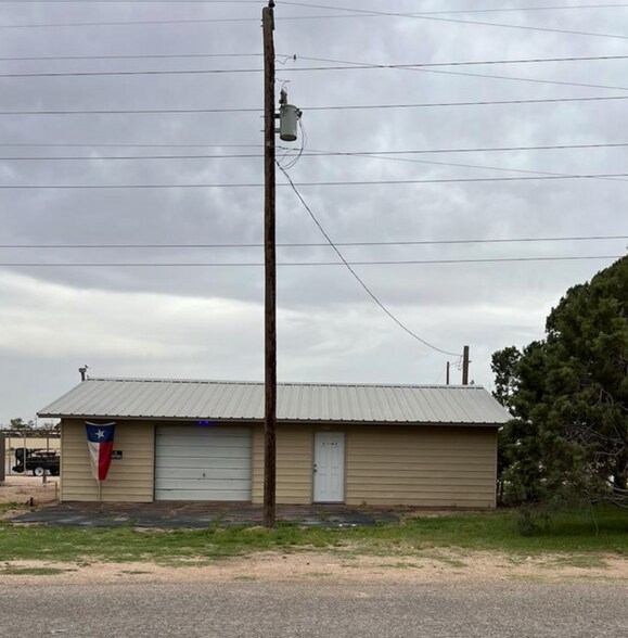 923 North 12th St, Wink, TX 79789
