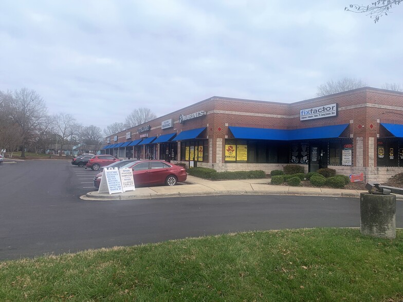 7701 Sharon Lakes Rd, Charlotte, NC for lease - Building Photo - Image 2 of 2