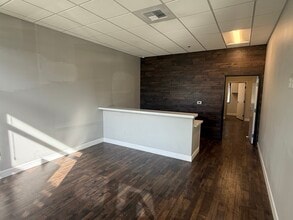 9291 Laguna Springs Dr, Elk Grove, CA for lease Interior Photo- Image 2 of 4