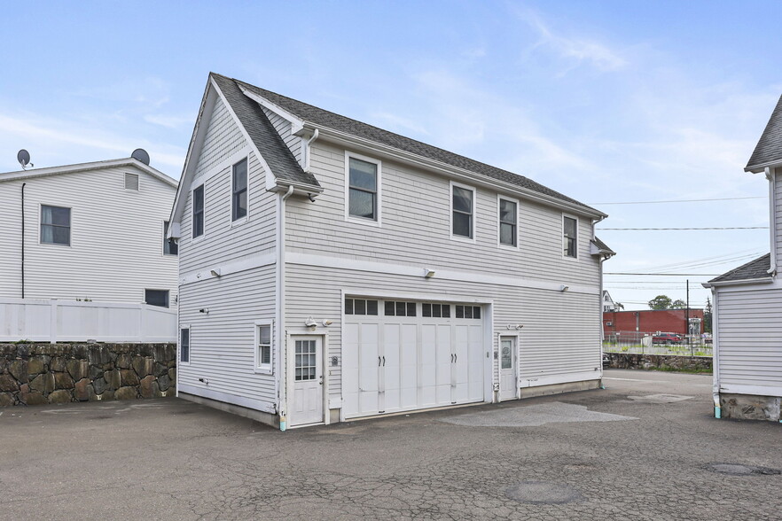 364 W Putnam Ave, Greenwich, CT for lease - Building Photo - Image 3 of 23