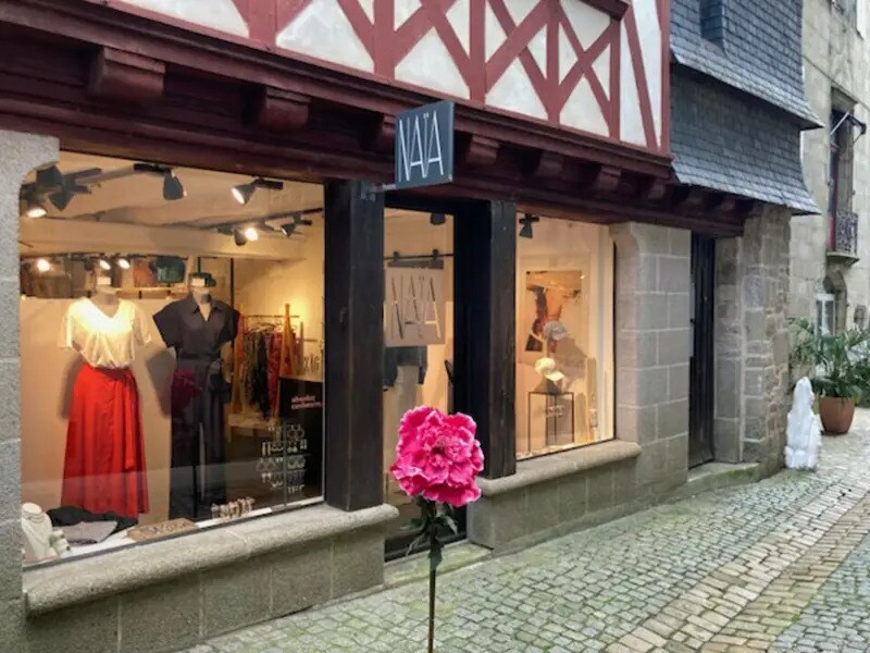 Retail in Quimper for lease Building Photo- Image 1 of 5