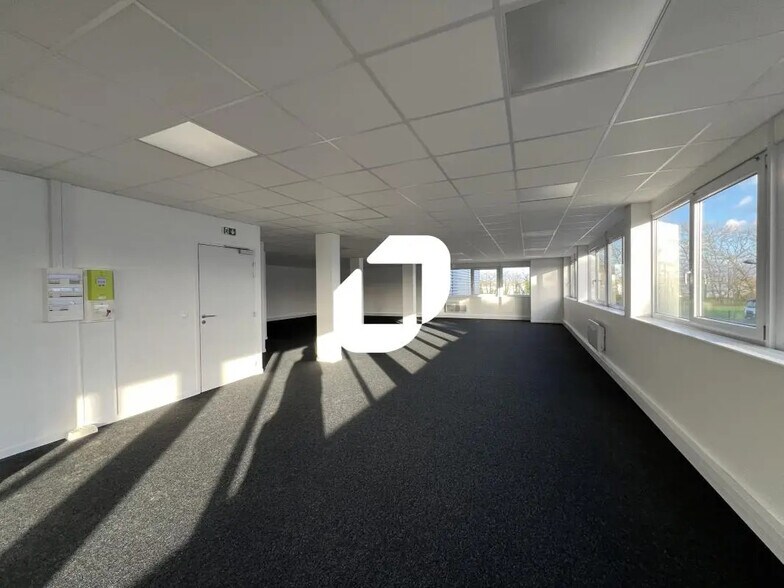 Office in Trith-Saint-Léger for lease - Interior Photo - Image 3 of 5