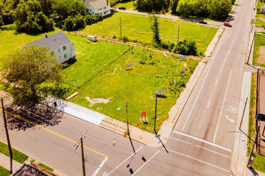 7844 Forest ave, Detroit, MI for sale - Primary Photo - Image 1 of 5