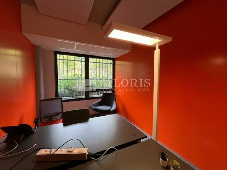 Office in Lyon for lease - Interior Photo - Image 3 of 11