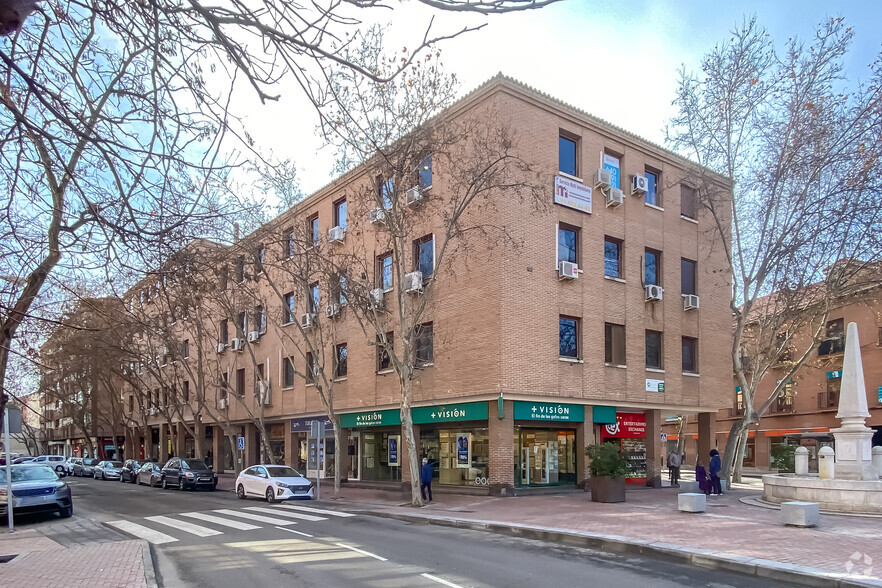 Calle Teniente Ruiz, 2, Alcalá De Henares, Madrid for lease - Primary Photo - Image 1 of 2