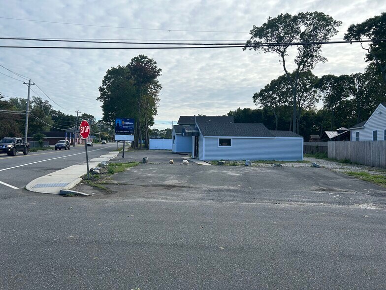 218 Ronkonkoma Ave, Ronkonkoma, NY 11779 Office for Sale