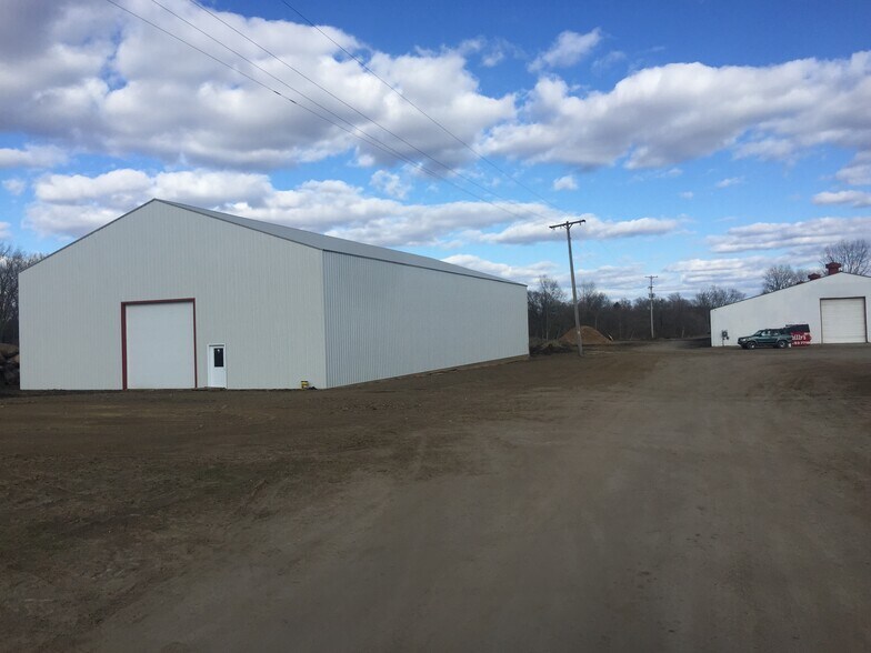 15403 Sharon Rd, Chesaning, MI for sale - Primary Photo - Image 1 of 1