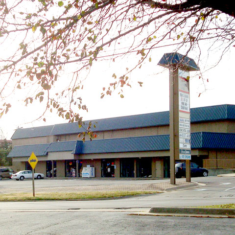 3720-3740 Burlingame, Topeka, KS for lease - Primary Photo - Image 2 of 2