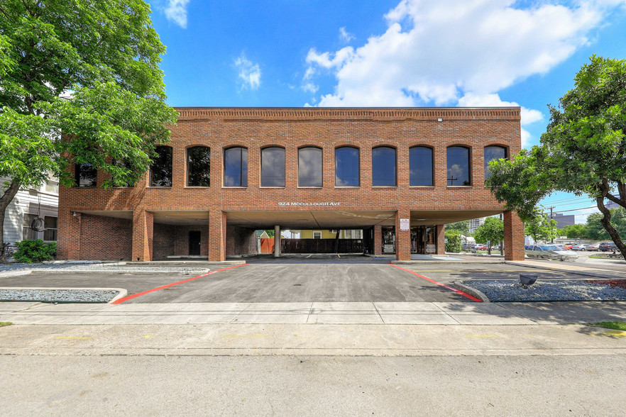 924 McCullough Ave, San Antonio, TX for sale - Building Photo - Image 1 of 1