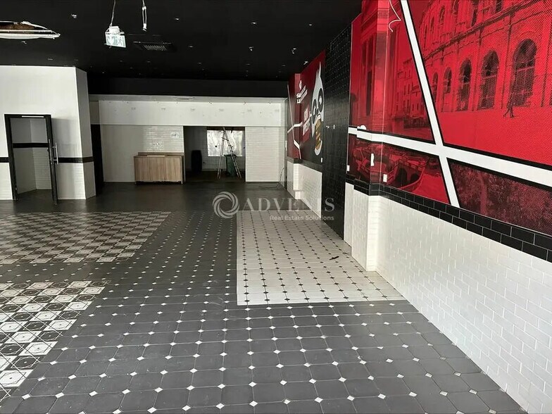 Retail in Nîmes for lease - Interior Photo - Image 3 of 7