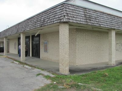 1703-1821 NW Frontage Rd, Beeville, TX for sale - Building Photo - Image 3 of 7