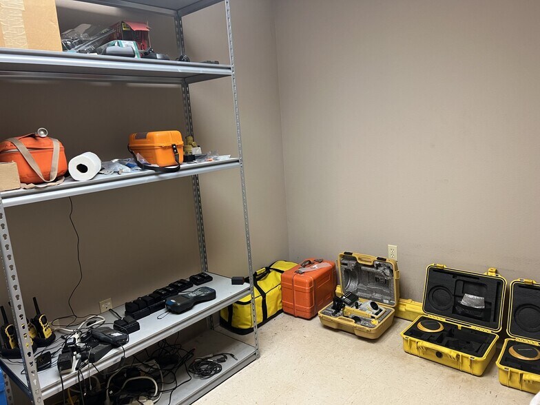 307 E Main St, Hallsville, TX for lease - Interior Photo - Image 3 of 16