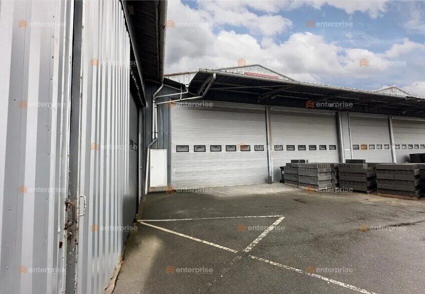 Flex in Seclin for lease - Building Photo - Image 3 of 3