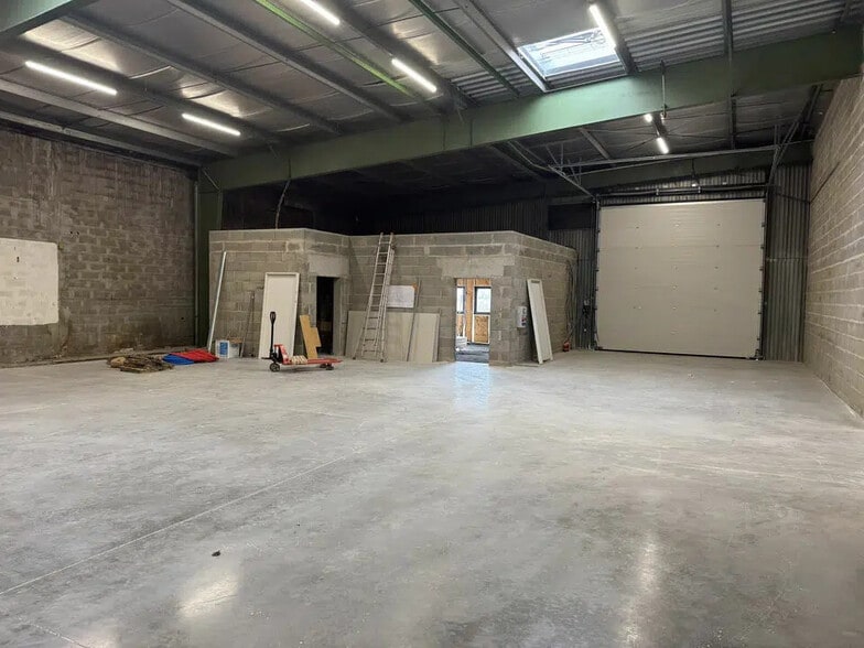 Flex in Genas for lease - Construction Photo - Image 2 of 7