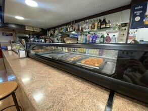 Retail in Barcelona, Barcelona for lease Interior Photo- Image 1 of 4