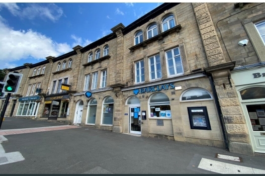 5-6 The Quadrant, Buxton for lease - Primary Photo - Image 1 of 2