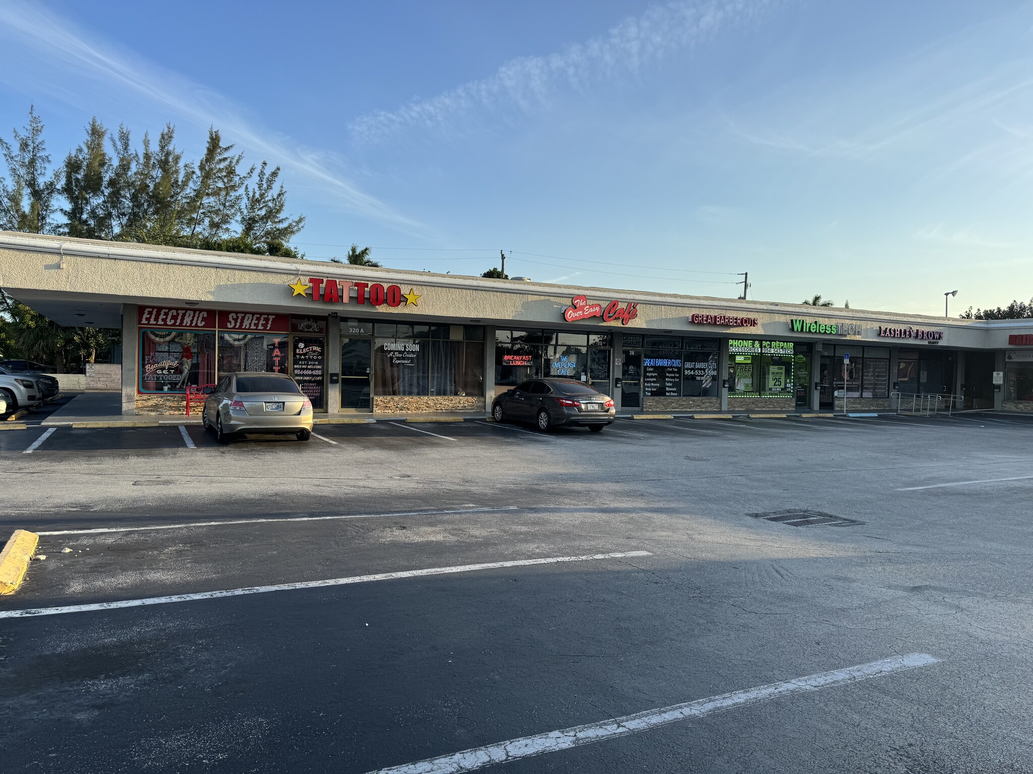 300-320 E Oakland Park Blvd, Wilton Manors, FL for lease Building Photo- Image 1 of 4