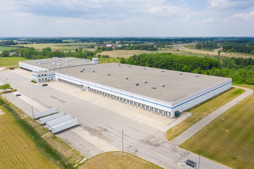 1701 Technical Dr, Saint Johns, MI for lease - Building Photo - Image 3 of 19