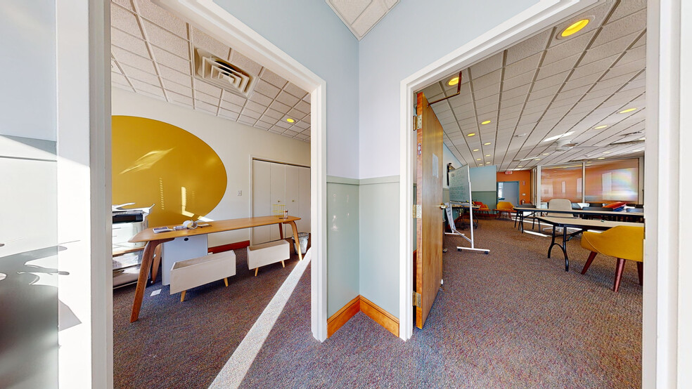 744 E Squantum St, Quincy, MA for sale - Matterport 3D Scan - Image 2 of 20