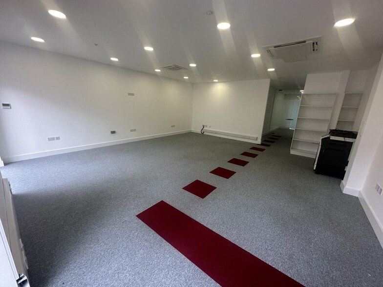 23 Ladysmith Rd, Harrow for lease - Interior Photo - Image 3 of 20