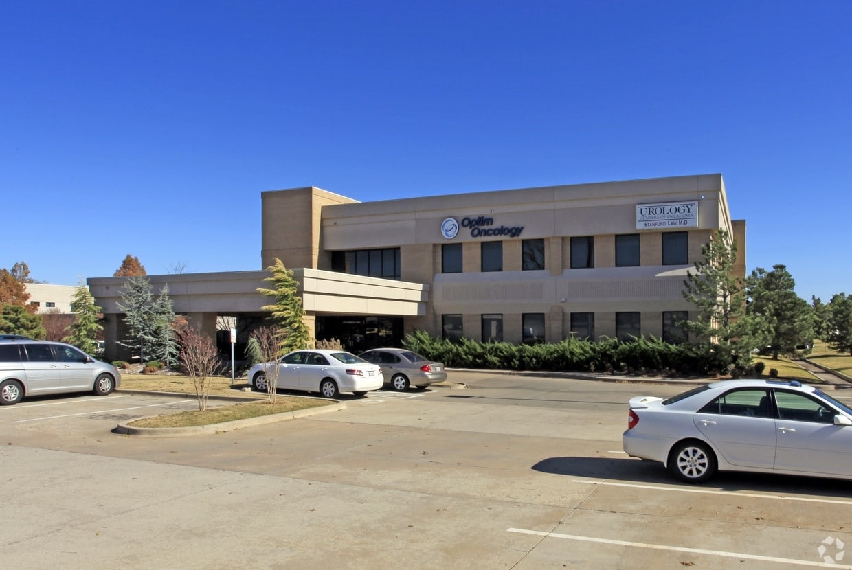 230 N Midwest Blvd, Oklahoma City, OK for sale Building Photo- Image 1 of 4
