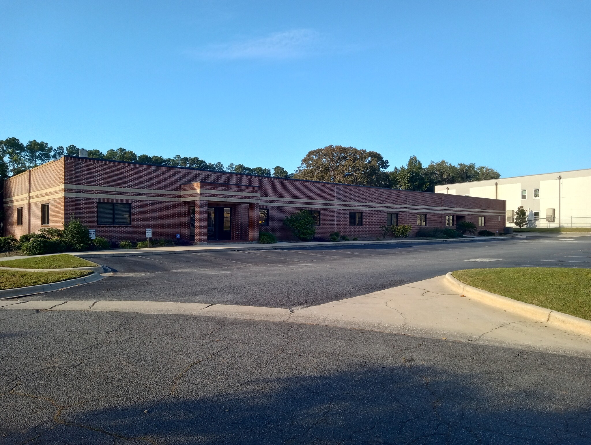 7 Mall Ct, Savannah, GA for lease Building Photo- Image 1 of 9