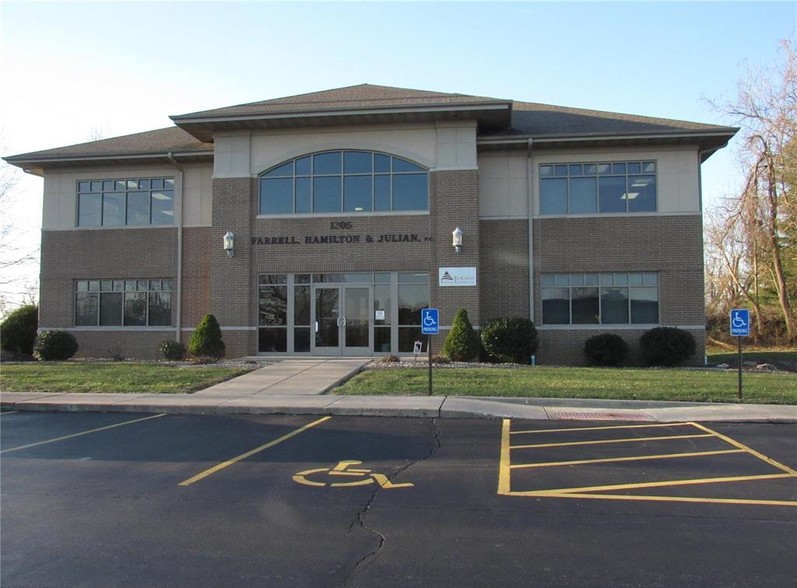 1305 Dadrian Professional Park, Godfrey, IL for lease - Primary Photo - Image 1 of 10